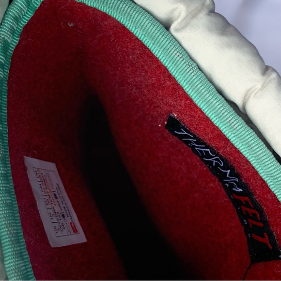 The North Face Waterproof/Insulated Boots (Size 4) Gray w/Seafoam Green Trim - Picture 13 of 16